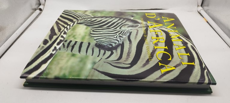 animali d'afica introduzione di jane goodall