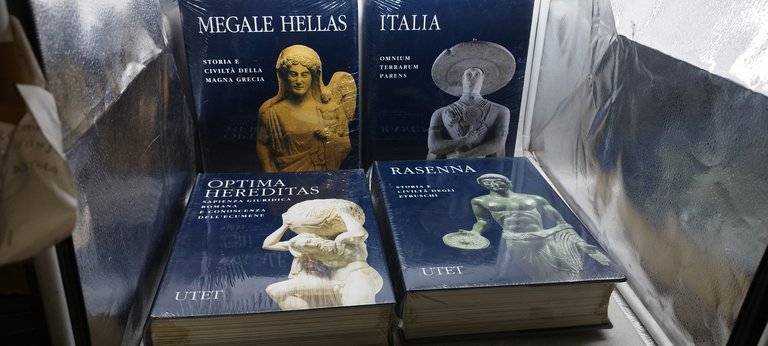 antica madre utet 7 volumi 4 sigillati