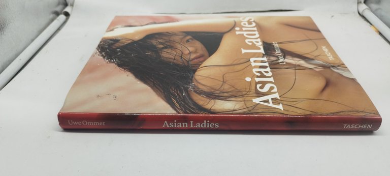 asian ladies uwe omer taschen