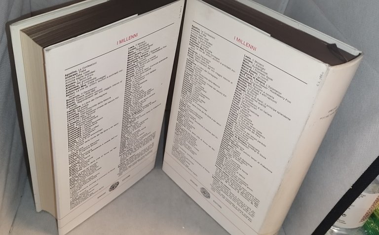 bertol breht poesie 1918-1933 /1933-1956 2 volumi einaudi i miillenni