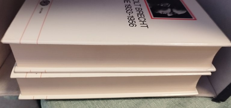 bertol breht poesie 1918-1933 /1933-1956 2 volumi einaudi i miillenni