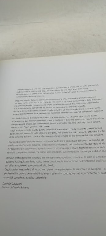 cinisello balsamo dodici racconti di gianni berengo gardin