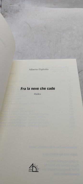 fra la neve che cade alberto figliolia l'universo degli haiku