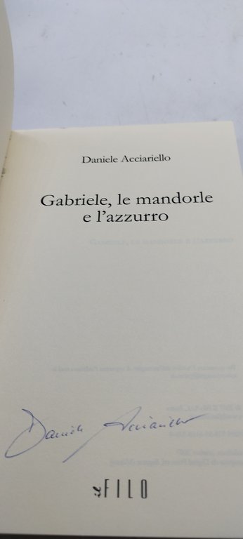 gabriele le mandorle e l'azzurro | Immagine Gallery 6
