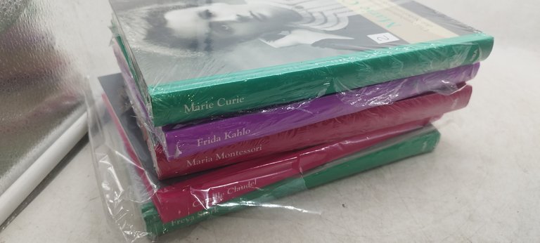 grandi donne rba 60 volumi chiusi nel cellophane