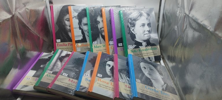grandi donne rba 60 volumi chiusi nel cellophane