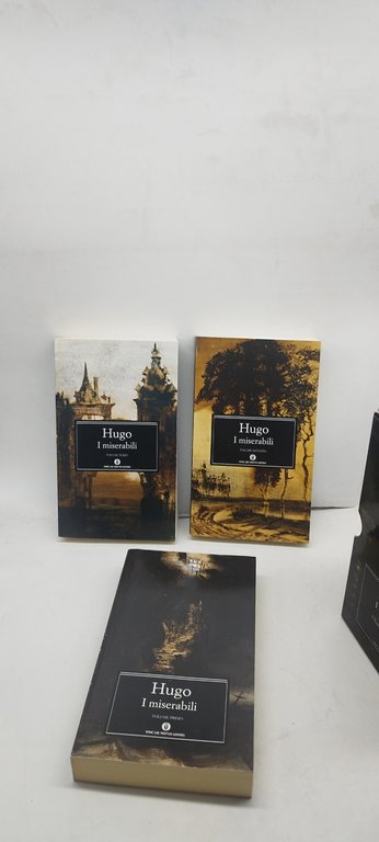 hugo i miserabili con uno scritto di charles baudelaire