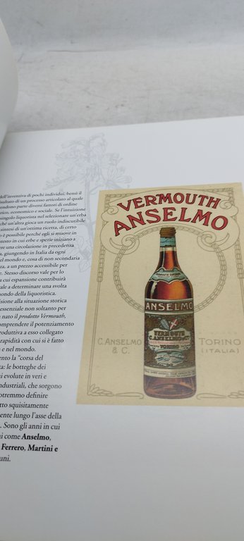 il grande libro del vermouth e dei liquori italiani