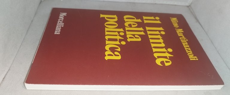 il limite della politica | Immagine Gallery 3