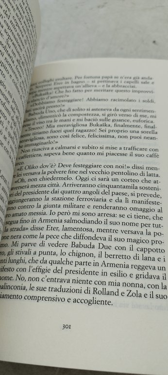 la luce che manca nino haratischwili