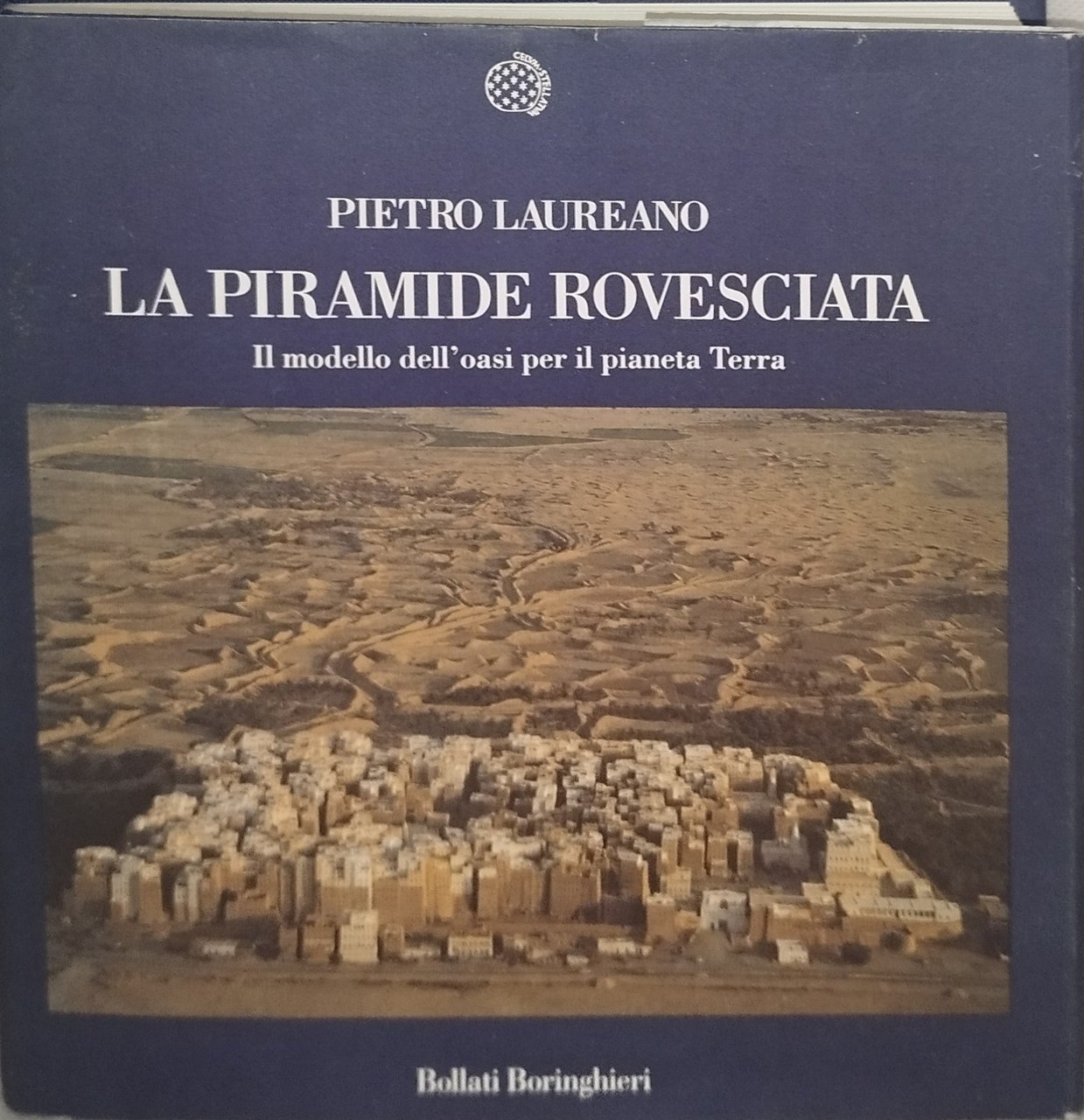 la piramide rovesciata il modello dell'oasi per il pianeta terra | Immagine principale