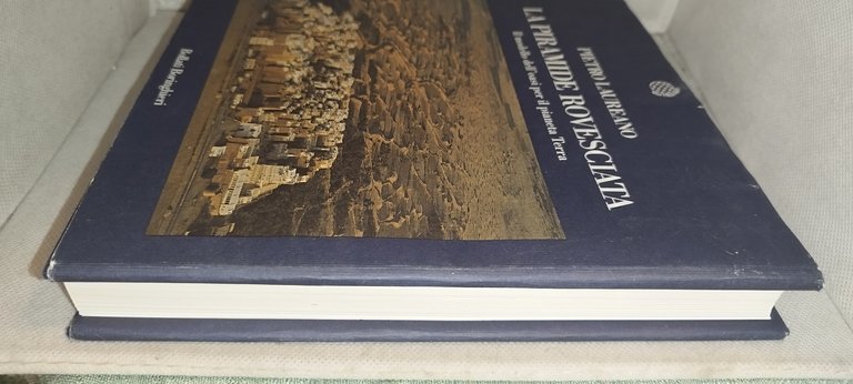 la piramide rovesciata il modello dell'oasi per il pianeta terra | Immagine Gallery 5