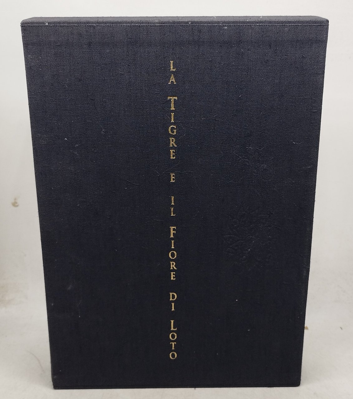 la tigre e il fiore di loto