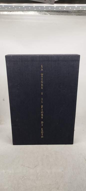 la tigre e il fiore di loto