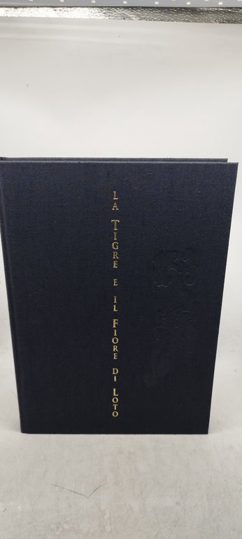 la tigre e il fiore di loto