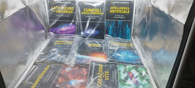 national geographic frontiere scienza 34 volumi chiusi in cellophane