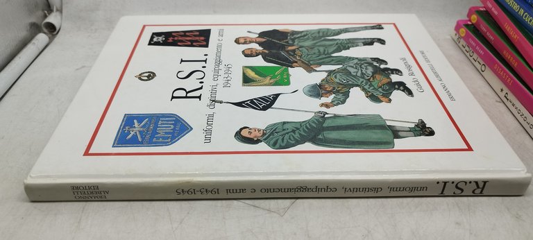 r.s.i. uniformi distintivi equipaggiamento e armi 1943-1945