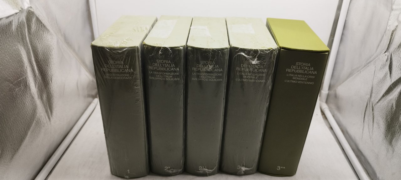 storia dell'italia repubblicana 5 volumi einaudi in cellophane