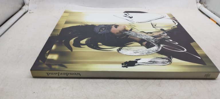 wonderland "illustrato"