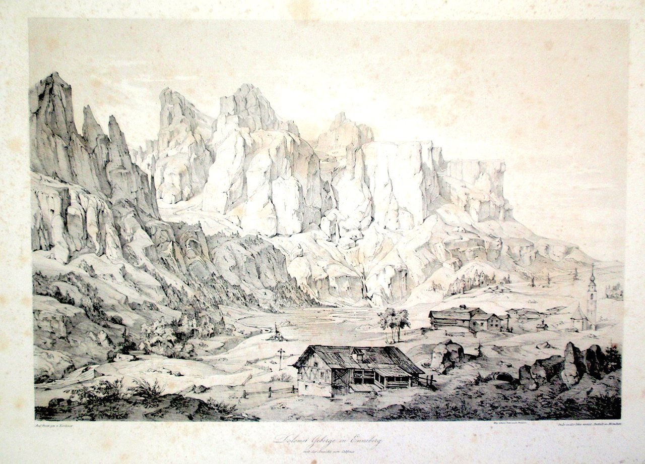 Dolomit Gebirge in Enneberg mit der Ansicht von Colfosco.