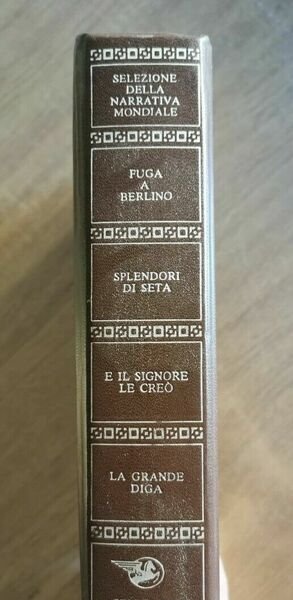 Fuga a Berlino, Splendori di seta. - AA. VV. - … | Immagine principale