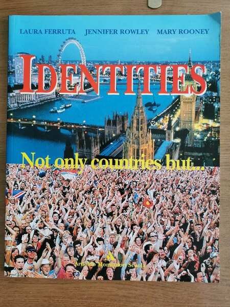 Identities - AA. VV. - Mondadori - 2010 - AR | Immagine principale