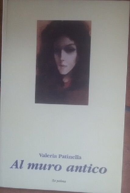 Al muro antico - Valeria Patinella , 2001 - C | Immagine Gallery 2