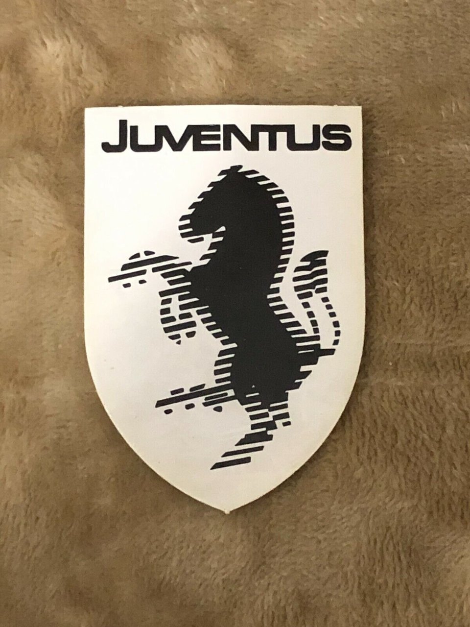 Figurina fustellata Scudetto Juventus sorpresa patatine anni 80 di Aa.vv., … | Immagine principale