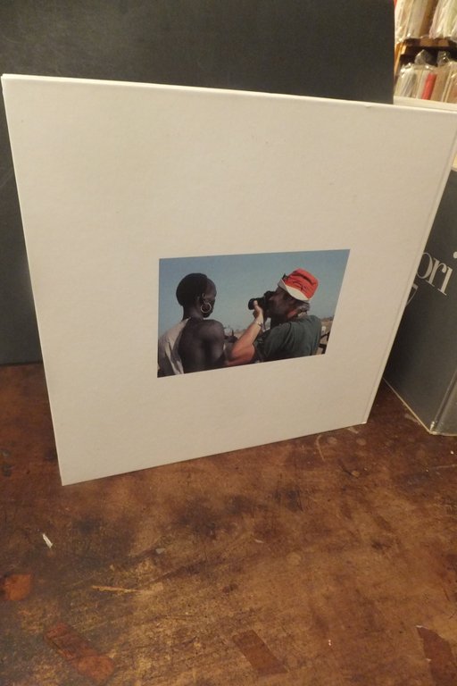 CHILDREN THE CIRCLE OF LOVE FOTOGRAFIE GIANCARLO GAMBA