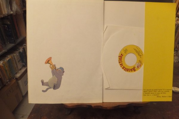 GLI ARISTOGATTI ASCOLTA LE FIABE + DISCO 45 GIRI