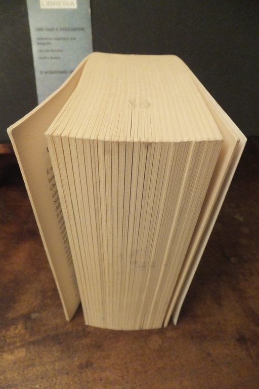 IL LIBRO CHE E ' TUTTA UNA COLLANA ADD TASCABILE