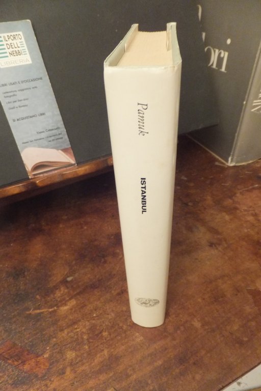 ISTAMBUL ORHAN PAMUK