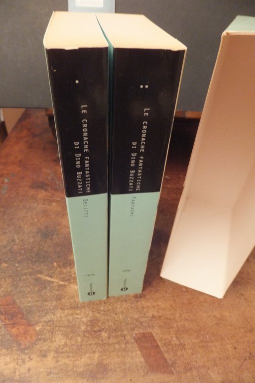 LE CRONACHE FANTASTICHE DI DINO BUZZATI - FANTASMI - DELITTI