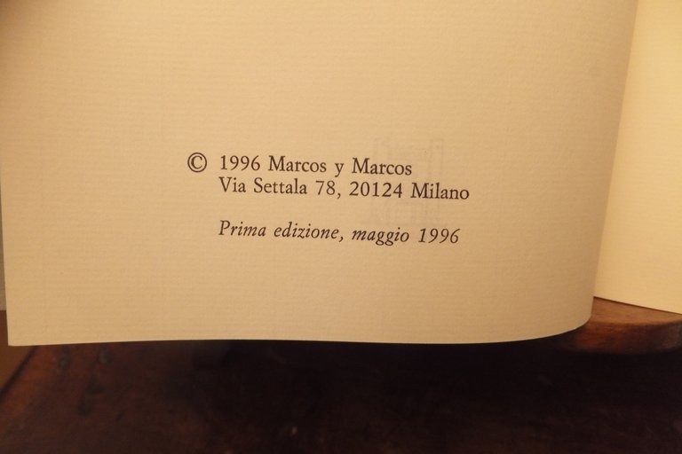 PARLARE AL MURO SEDICI POESIE E OTTO IMMAGINI