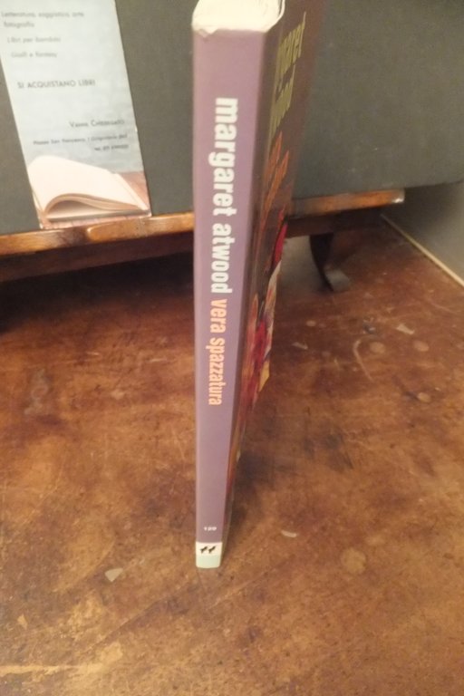 VERA SPAZZATURA MARGARET ATWOOD