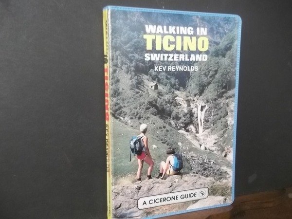 WALKING IN TICINO SWITZERLAND