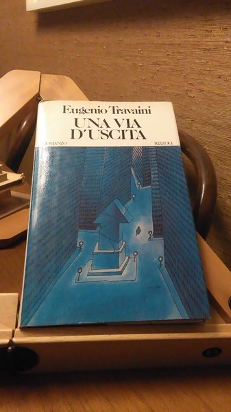 UNA VIA D'USCITA