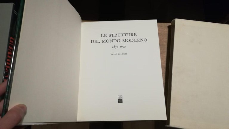 Le strutture del mondo moderno