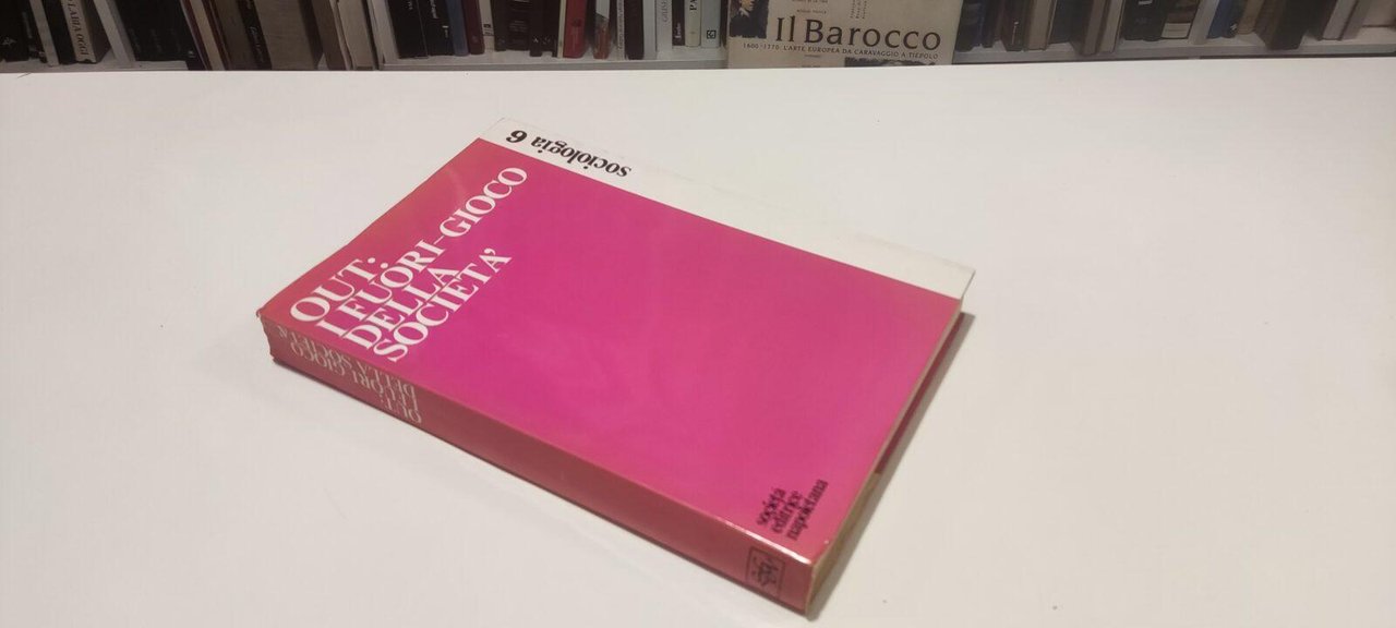 Out: i fuori-gioco della società