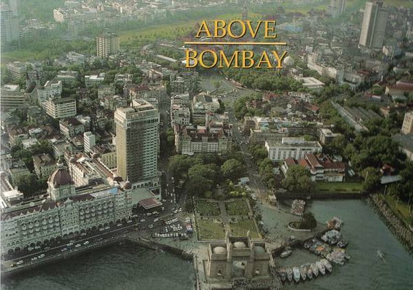 Above Bombay. Introduction by Charles Correa. Raccolta di vedute della …