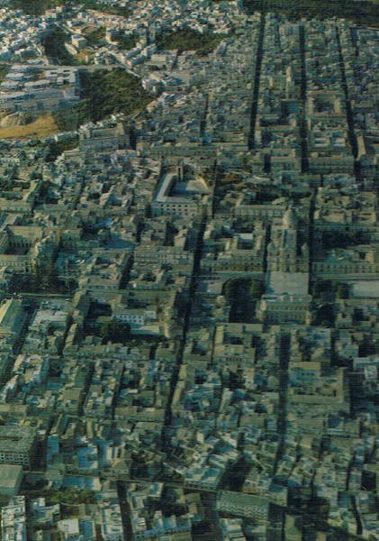 IL sud e le isole. La natura difficile; il peso …