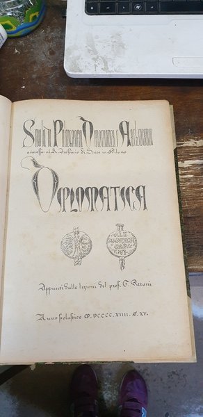 Diplomatica.