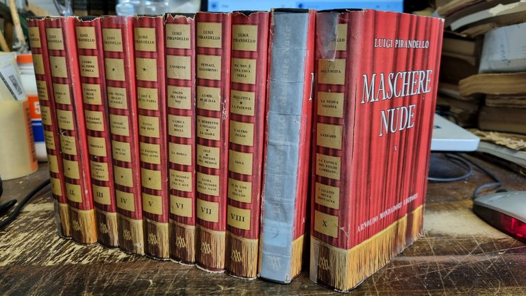 Tutto il teatro di Luigi Pirandello, maschere nude vol. I-X.