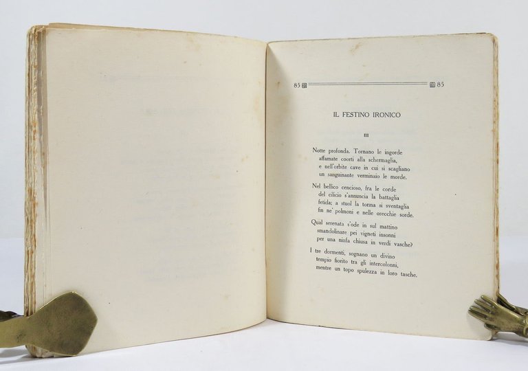 Le ranocchie turchine col manifesto del Futurismo di F.T. Marinetti
