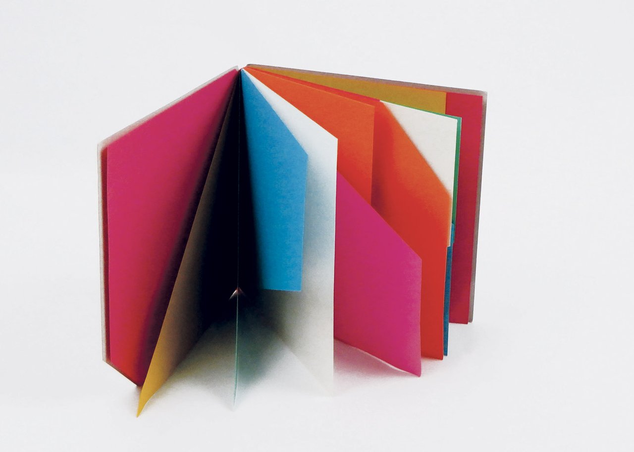 Libro illeggibile MN 1 di Bruno Munari [in copertina] | Immagine principale