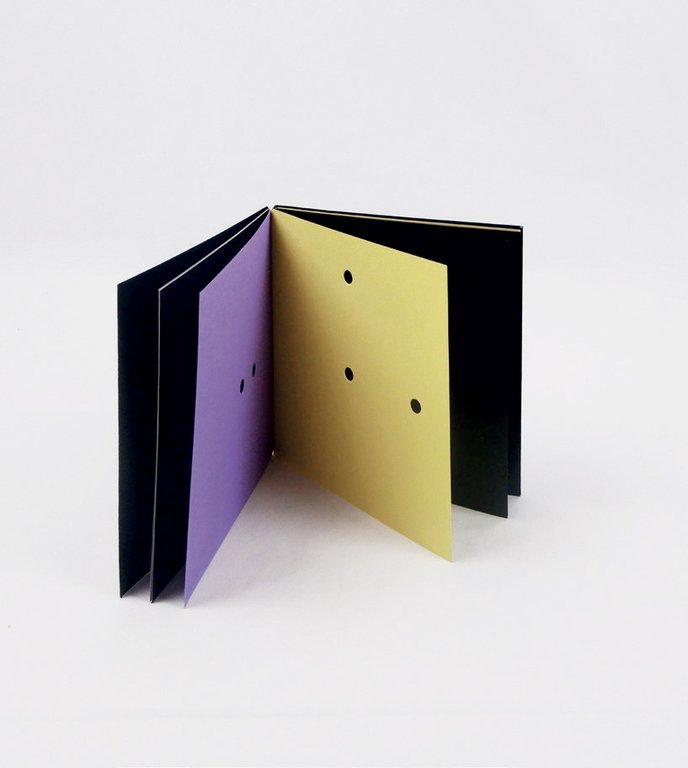 Libro illeggibile MN 5 di Bruno Munari [in copertina] | Immagine Gallery 2