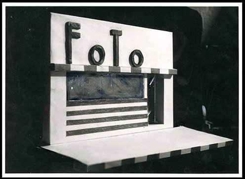 “Progetto per negozio [didascalia verso; altrimenti nota come: Plastico per …