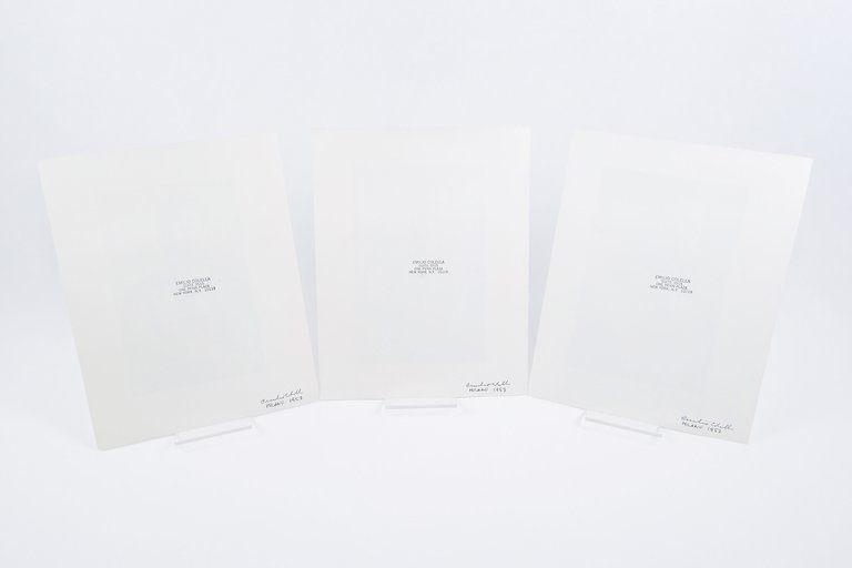 [Tre ritratti fotografici di Piero Manzoni nel suo studio nel …