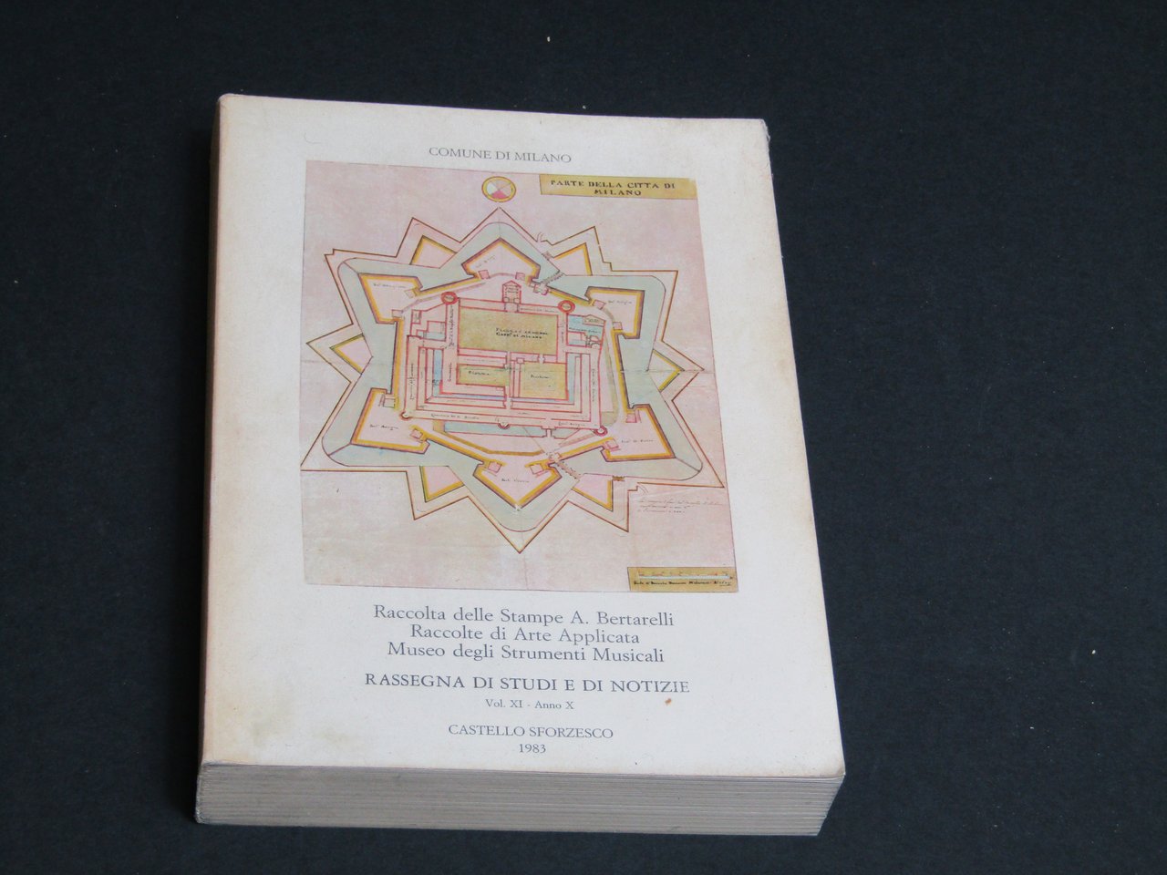 AA.VV. Raccolta delle Stampe A. Bertarelli. Raccolte di Arte Applicata. …