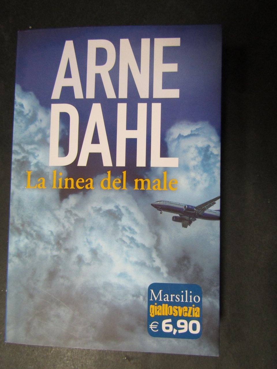 Arne Dahl. La linea del male. Marsilio. 2013-I